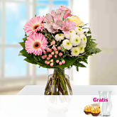 Blumenstrauß Zauberhaft mit Vase & 2 Ferrero Rocher